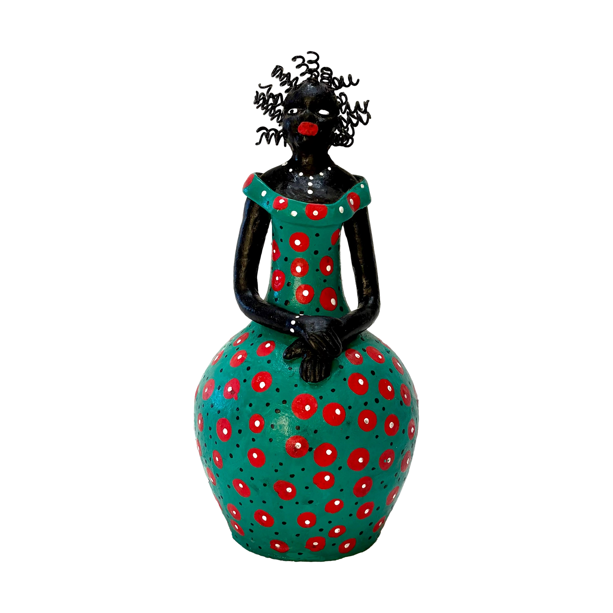 Braziliaanse (Bahiaanse) vrouwenfiguur met groene jurk met rode stippen. Handbeschilderd terracotta beeld met draadhaar. Vrouw uit Braziliaanse staat Bahia