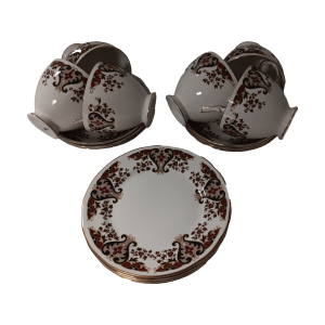 Colclough Royale Bone China theeservies, bestaande uit 6 kop en schoteltjes en 6 kleine bordjes. In nieuwstaat. Perfect voor de theeliefhebber en verzamelaar.