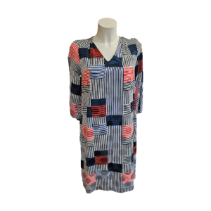 XS-japon van Nathalie Vleeschouwer in rood-wit-blauwe grafische print. Modern, speels en elegant – een blikvanger voor elke gelegenheid.