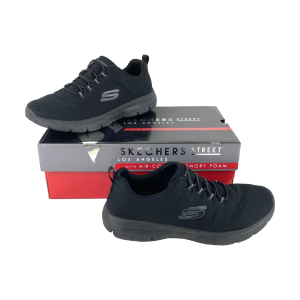 Zwarte lage dames sneakers van Sketchers. Model Los Angeles. Maat 38. Met air-cooled memory foam en uitneembare binnenzool. Zo goed als nieuw. Alleen gepast. Winkelprijs: 89,99. In originele verpakking.