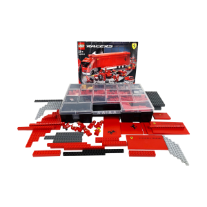 Incomplete set Lego Racers 8654 Scuderia Ferrari truck. Met handleiding en bijgewerkte onderdelenlijst. Voor leeftijd 8+.