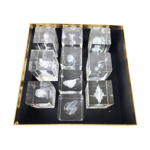 Image of 10 Kristallen hologram blokken – 8×4,5×4,5 cm (Preloved)