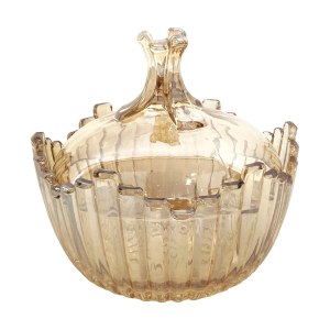 Art déco persglazen bonbonnière/koektrommel met deksel. Kleur: amber. Diameter: 19 cm. Hoog: 19 cm. Bodem: diameter: 11 cm. In uitstekende staat.