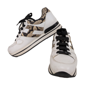 Mooie dames sneakers van het Italiaans merk Hogan. Deze mooie sneakers zijn in goede staat.