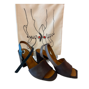 Image of design-sandaal- Chie Mihara-maat 38 (Preloved)